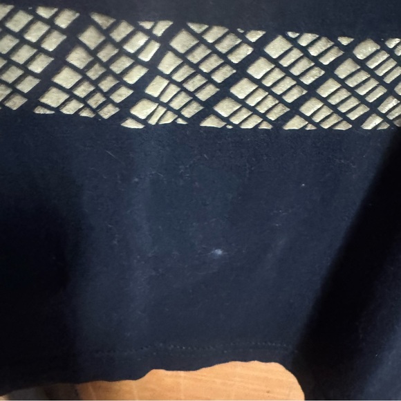 Adidas Black T-Shirt with Gold Logo - Picture 3 of 3